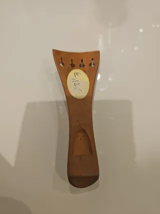 Cordal de violín de madera