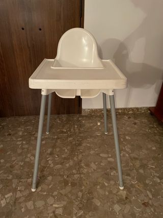 Trona de bebé blanca