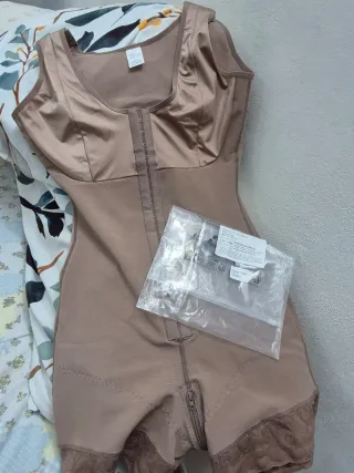 Faja moldeadora entera beige talla L. Nueva