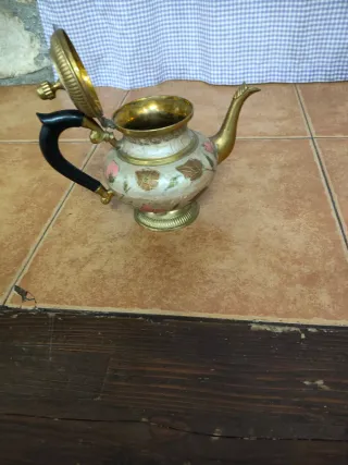 Tetera de bronce artesanal