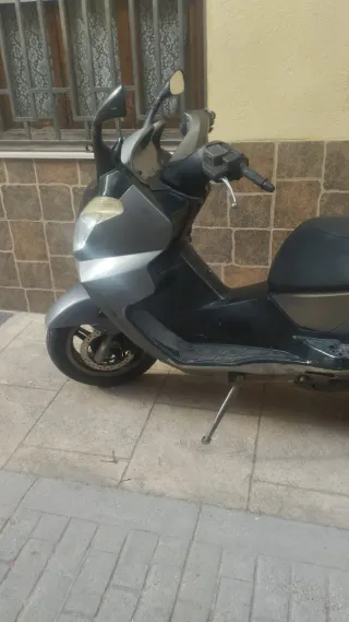 Aprilia Scooter 125cc Negra/Gris
