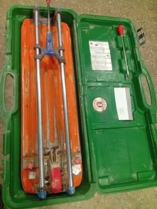 Cortadora de azulejos Rubi