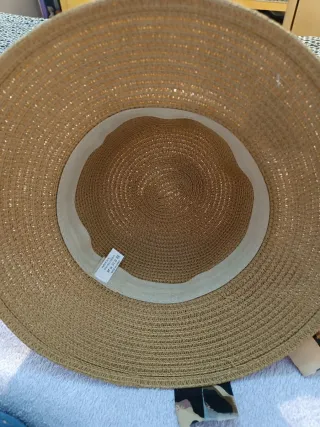 Sombrero de paja con cinta