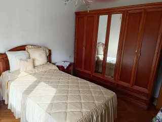 Dormitorio completo madera oscura, somier articula