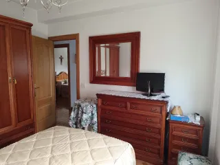 Dormitorio completo madera oscura, somier articula