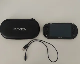 PS Vita Slim Negra + Estuche + cable