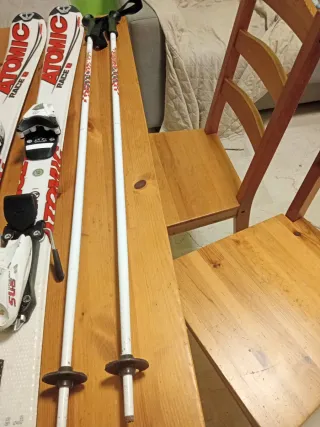 Set sci Atomic, scarponi, casco e bastoncini