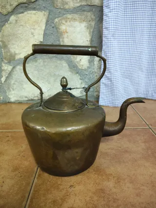 Tetera de cobre antigua