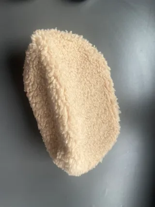 Neceser borreguito Stradivarius beige