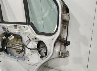 Puerta del izq ford transit caja cerrada 06 539163