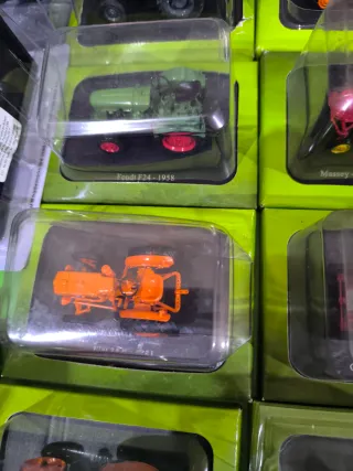 Trattori in metallo misure 12x7x7 da collezione