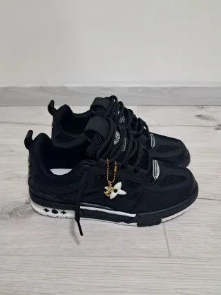 Scarpe Louis Vuitton nere e bianche