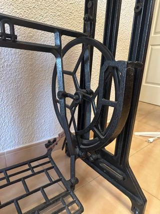 Mueble Máquina de Coser Vintage