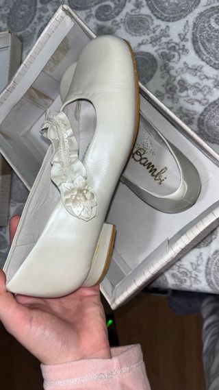 Zapatos Bambi Niña Comunión Beige