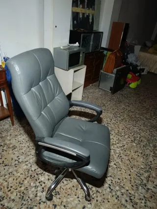 Sillón de escritorio gris