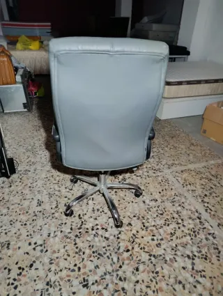 Sillón de escritorio gris