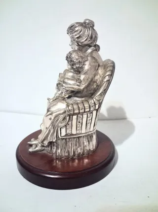 Figura abuela y nieto marca italiana Bongelli