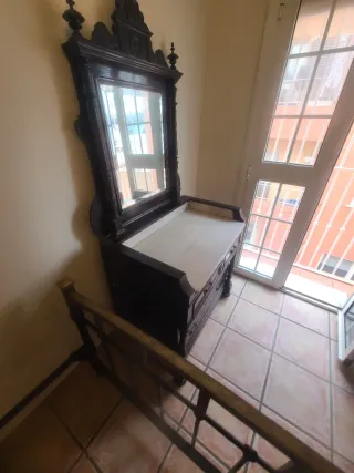 Mueble antiguo madera y mármol