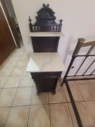 Mueble antiguo madera y mármol