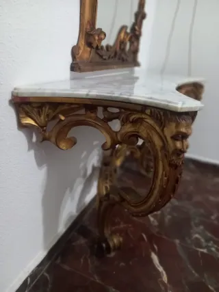 Consola y espejo antiguo dorado