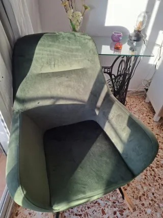 Mecedora de terciopelo verde