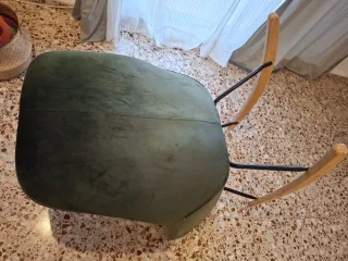 Mecedora de terciopelo verde