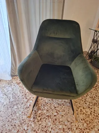 Mecedora de terciopelo verde
