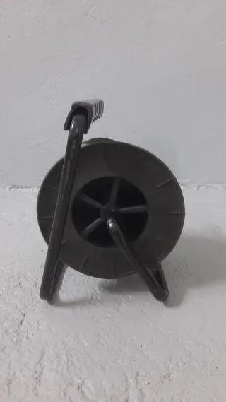 Alargadera enrollable con 4 enchufes