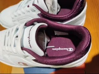 Zapatillas Champion Blancas y Moradas