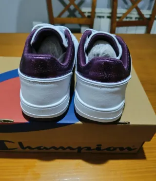 Zapatillas Champion Blancas y Moradas