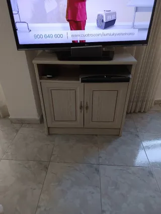 Mueble TV madera y metal