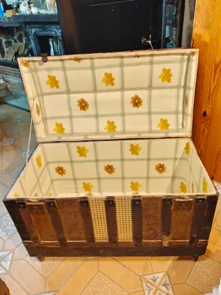 Baúl antiguo restaurado de más de 2 siglos