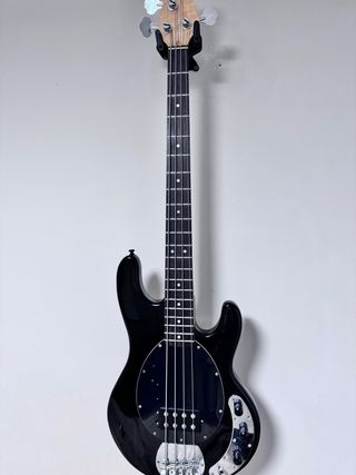Bajo Caliber Stingray Negro