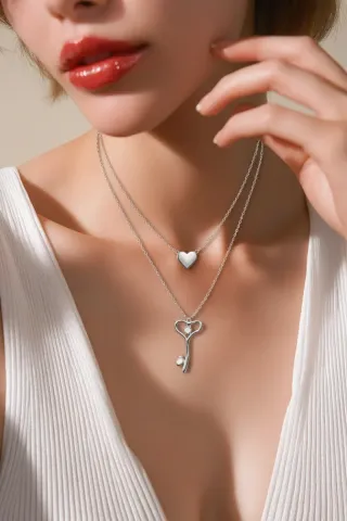 Collar Doble Cadena Corazón y Llave Plata