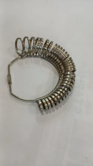 Anelário Medidor de Dedos Metálico