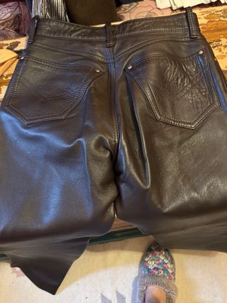 Pantalón cuero mujer marrón