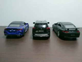 Miniaturas coches a escala 1/32