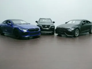 Miniaturas coches a escala 1/32