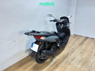 YAMAHA NMAX 125