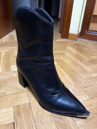 Botines negros caña baja tacón metalizado talla 40