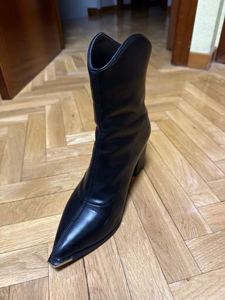 Botines negros caña baja tacón metalizado talla 40