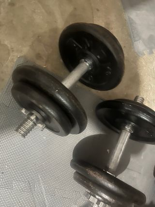 Mancuernas y discos de pesas