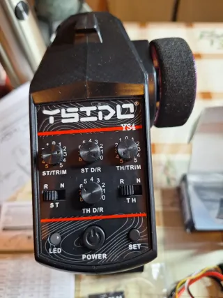 Chasis Tamiya con motor brushless y mando