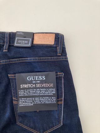 Guess. Pantalón vaquero slim. W31 L34