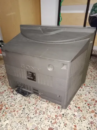 Sony Trinitron TV Plata