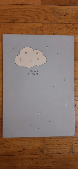 Espejo de mesa plegable gris.