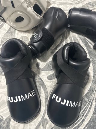 Equipo de Kenpo Fujimae casco ya no