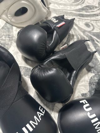 Equipo de Kenpo Fujimae casco ya no