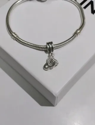 Charm Pandora Corazones con circonitas.