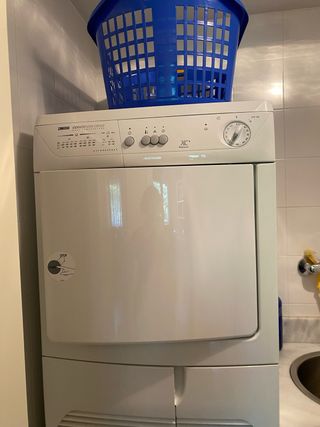 Secadora Zanussi Condenser Dryer